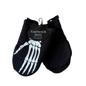 Skeleton Hands Mini Mitts Set of 2 Printed Silicone Halloween Oven Mitts NEW